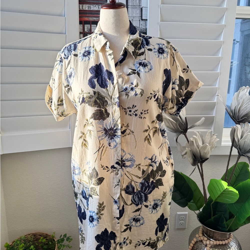 Cynthia Rowley. Size XL. Floral Button Down Casual Dress Shirt